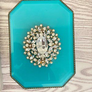 Gold Brooch Jewlery Box